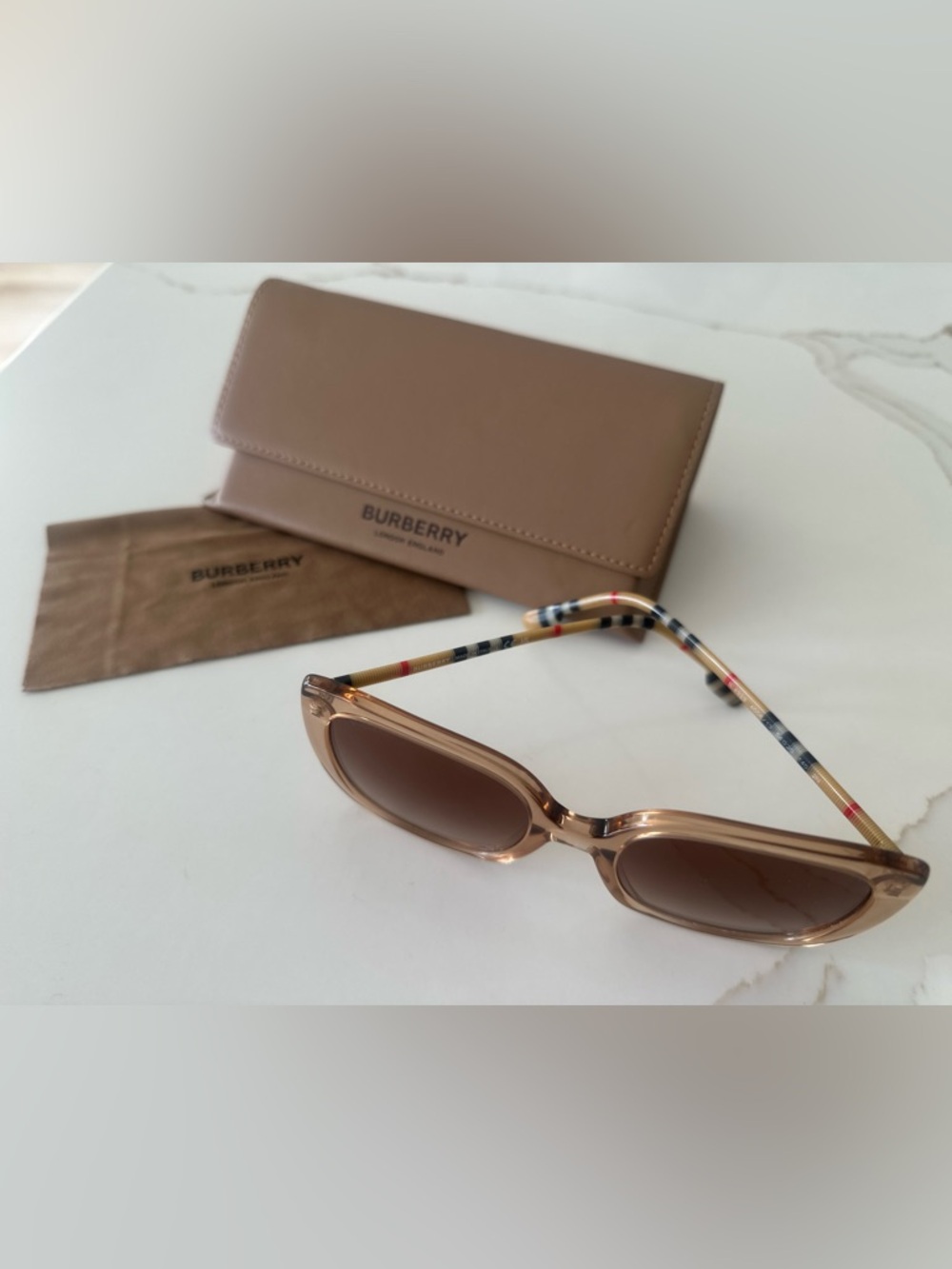 Burberry Beige/Tan Square Frame Sunglasses with Brown Gradient Lenses - Picture 3 of 3